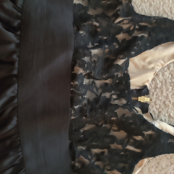 Dress - Picture 2 of 3